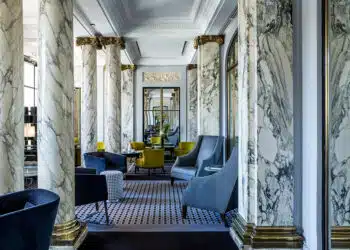 Les goûters de l'hôtel Brighton, rue de Rivoli à Paris