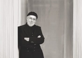 Avec le livre Kaos, publié par Taschen, Albert Watson ne propose pas une simple rétrospective. Ici, cinquante ans de photographie se déploient, de pages en pages, dans un flux effervescent, Photo Watson, DR