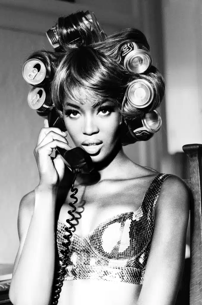 Photographe Ellen von Unwerth - Naomi's Rollers, Naomi Campbell, Los Angeles, 1991, Photo DR