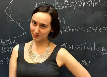 Sabrina Pasterski est pionnière de l’holographie céleste, une approche pour unifier l'espace-temps et la théorie quantique. - Wikipedia Commons