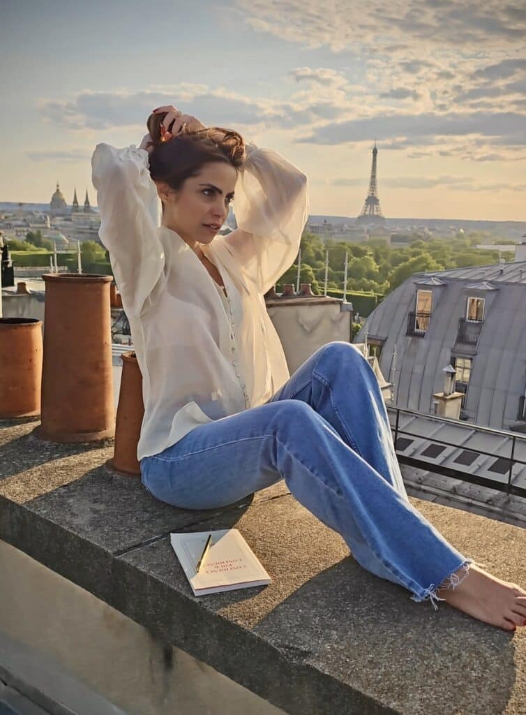 Sarah Avena, jeune poète des temps modernes, photo DR @Rooftops_Paris