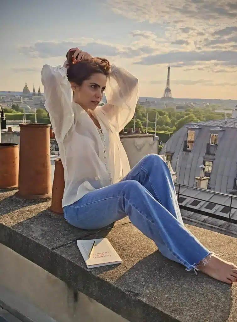 Sarah Avena, jeune poète des temps modernes, photo DR @Rooftops_Paris