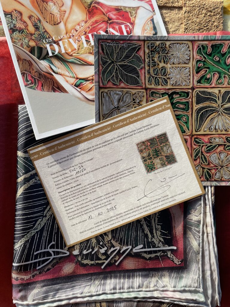 Maison Devienne est née à Tahiti du regard du peintre Louis Devienne.
Chaque carré est issu d’une œuvre originale transposée sur soie, Photos DR
